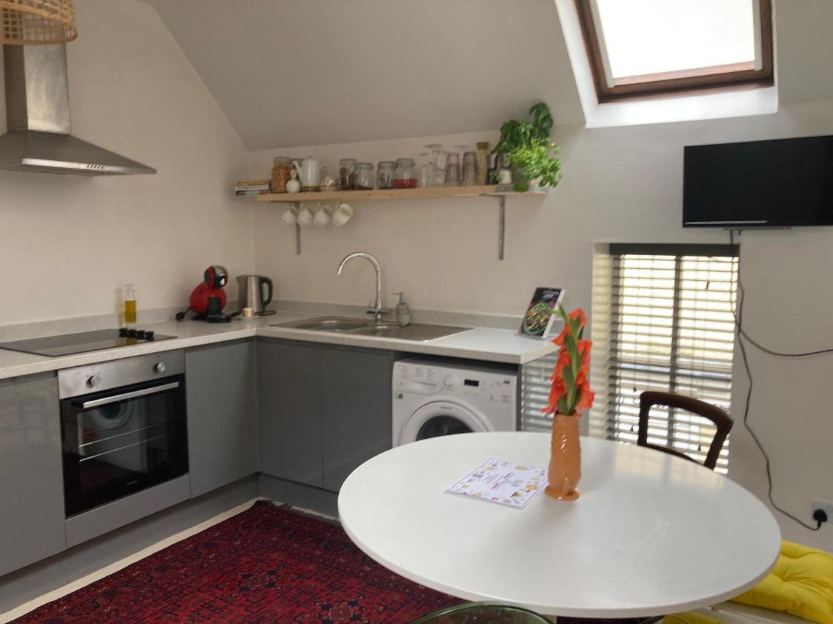 The Loft Apartment สแตมฟอร์ด ภายนอก รูปภาพ